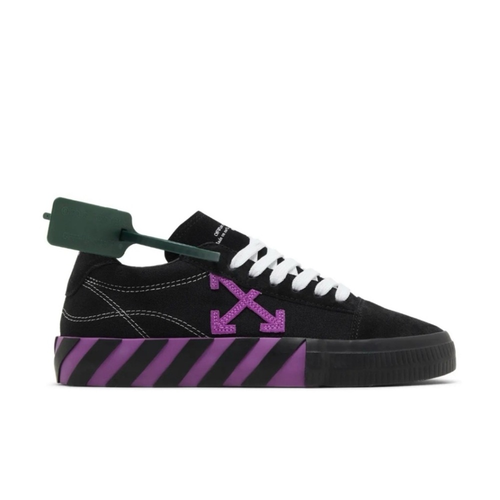 Vulcanized Low Off-White Low-Top Sneakers